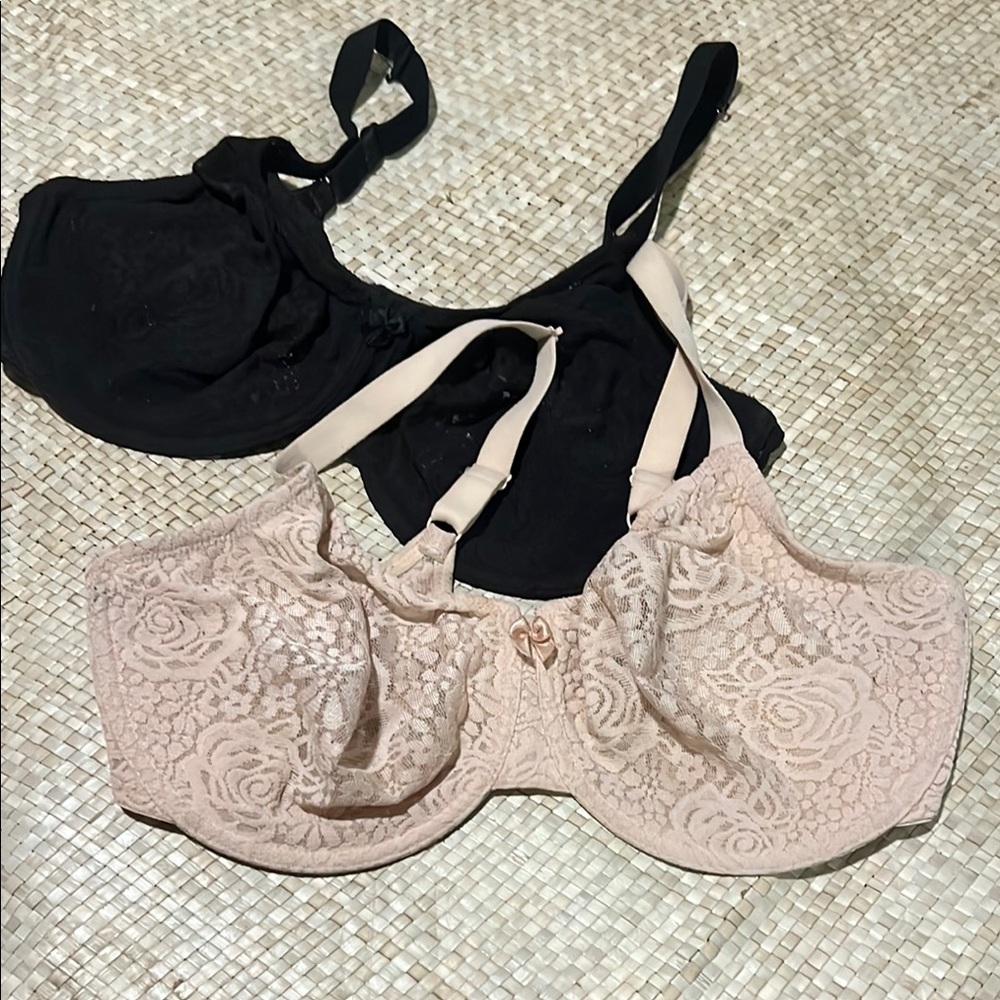 Wacoal 40DDD 851205 Elegant Lace Underwire Bras 2 Bras (Black & Cream)